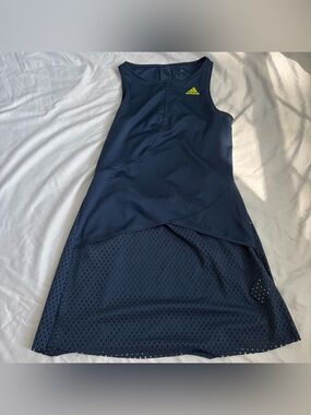 NWT Adidas Primeblue Seasonal Pro Tennis Dress Crew Navy Acid Yellow Medium